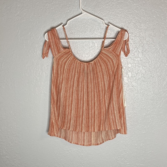 Off the shoulder blouse. - Picture 2 of 8